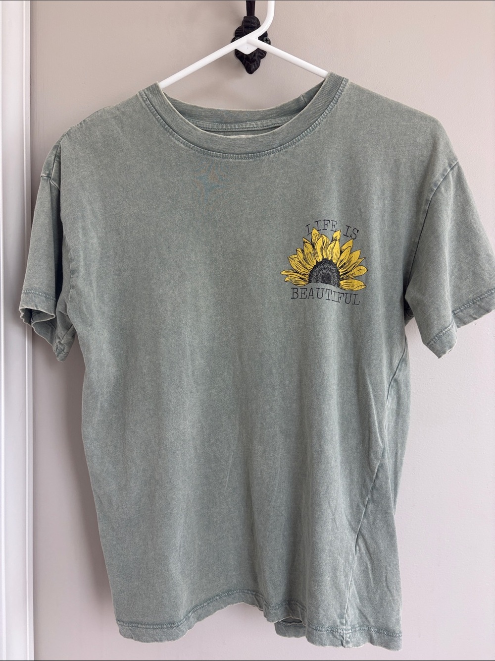 Urban Nation Life is Beautiful Tshirt Size XS